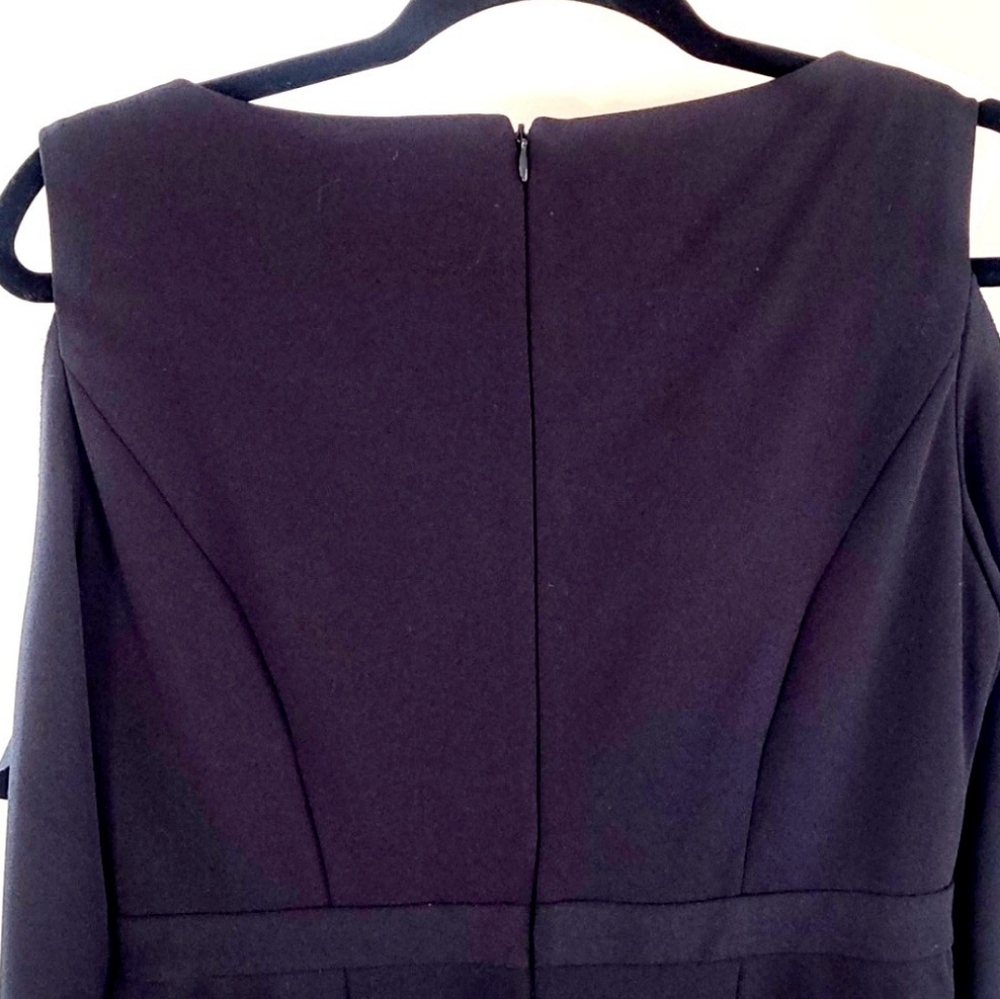 Super Cute Donna Morgan tie sleeve, cold shoulder jumpsuit in black…size 8 - Picture 8 of 10